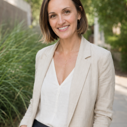 Leslie Chasnoff Headshot